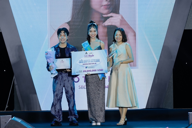 Art Hair Award Vietnam 2023: Sự hòa quyện giữa phong cách nổi bật và gương mặt khả ái - Ảnh 2. Art Hair Award Vietnam 2023: Sự hòa quyện giữa phong cách nổi bật và gương mặt khả ái - Ảnh 2.